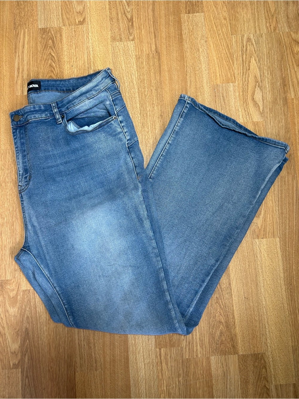 Fashion Nova Vintage Wash Flare Jeans – Size 20